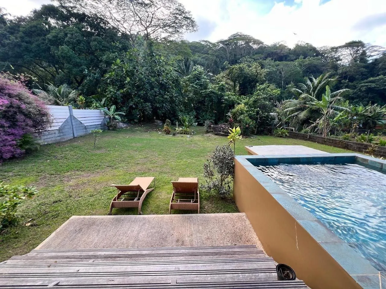 Villa Tepua Uturoa 0*,